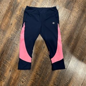 Zelos Girl’s Medium Navy/Pink Capri Leggings